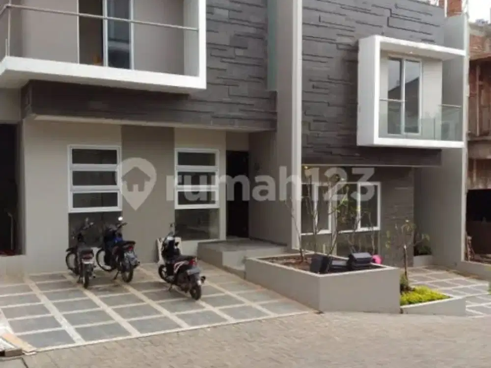 Rumah Baru 2 Lantai Dalam Cluster Dekat SetraSari Mall Bandung