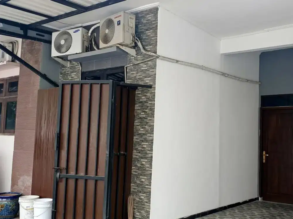 JUAL CEPAT! Rumah Ploso Timur Siap Huni! - 1,5 Lantai