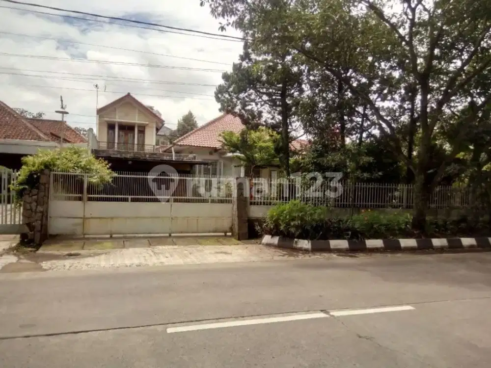 Rumah Desain Belanda Main Road Sayap Kosambi Ahmad Yani Bandung