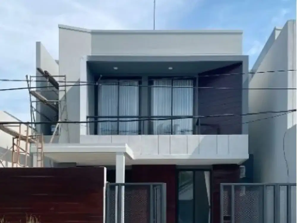 Rumah Baru di Perumahan Elit Dekat POLDA Jatim Furnish