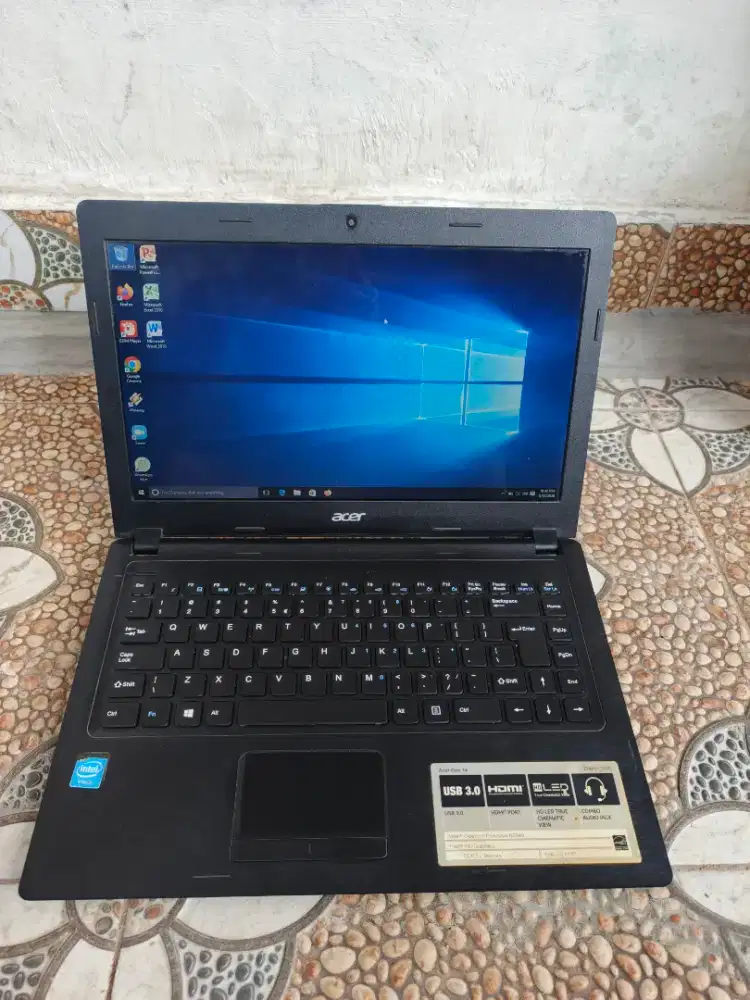 Laptop Acer Ram 8gb tipe slim layar 14 inch siap pake no minus(nego)