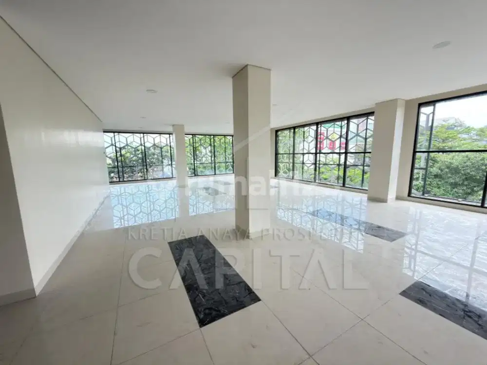 Gedung 7 Lantai Tengah Kota Area Tidak Jauh Dari Alun-Alun Kota Bandung