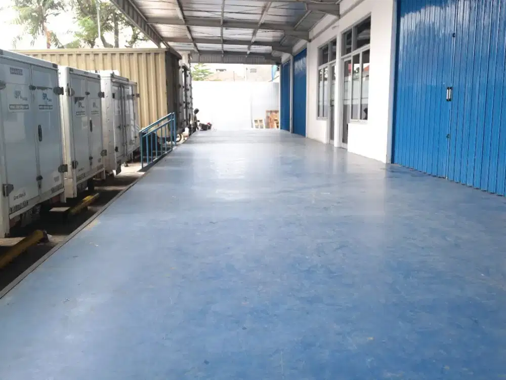 Gudang rapih siap pakai di Raya Bekasi - Cakung Jakarta Timur