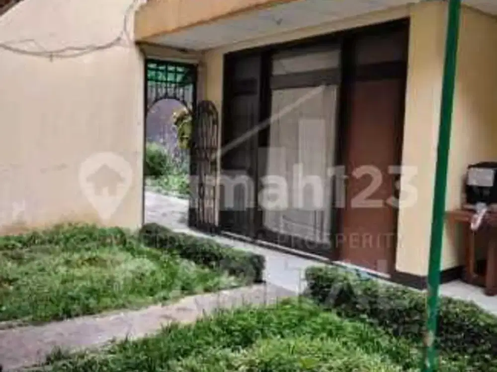Rumah Tinggal Dengan Lokasi Strategis di Jalan Sriwijaya Sayap BKR Bandung