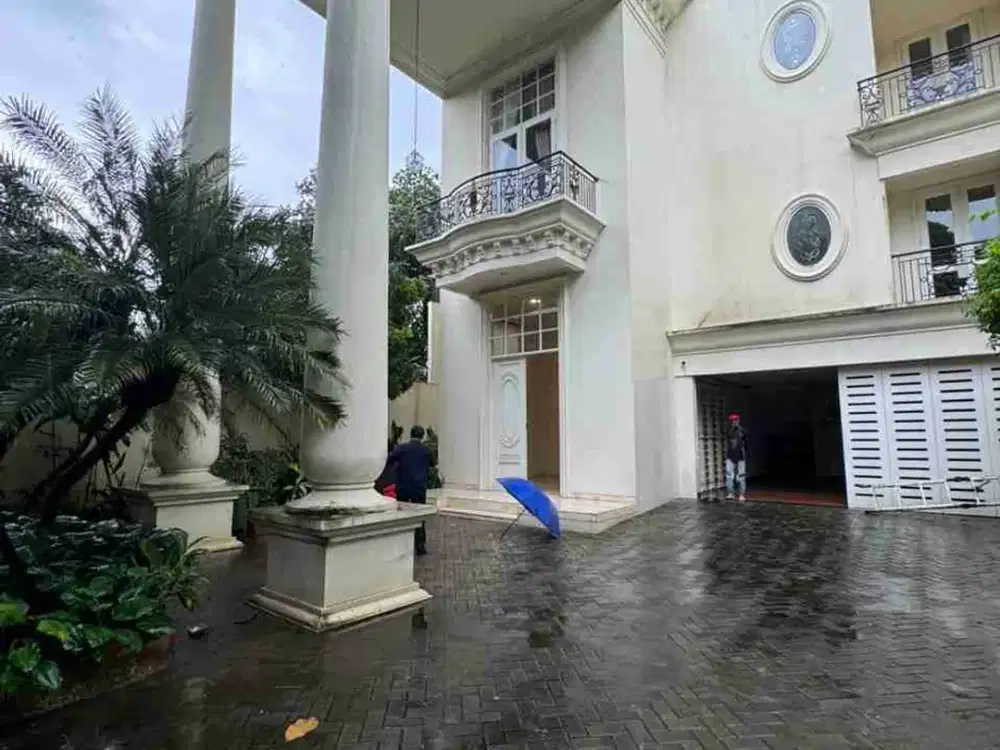 Disewakan rumah mewah Kemang Jakarta Selatan