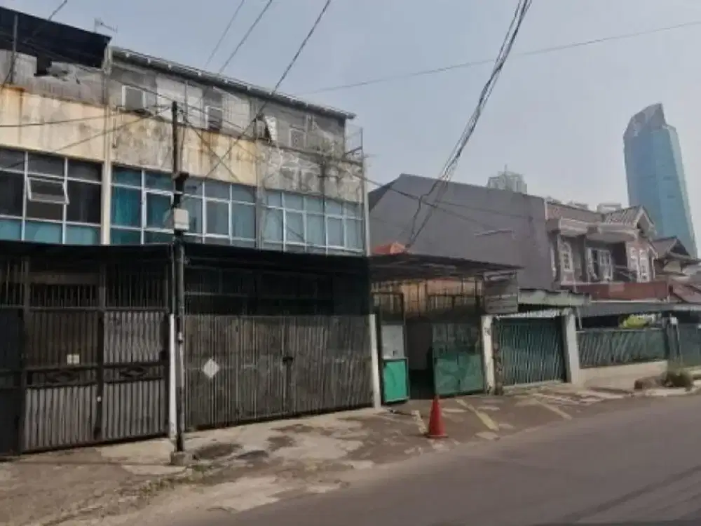 Disewakan Ruko 3 Lantai Mandala, Dekat Transportasi Umum, Tomang, Jakarta Barat