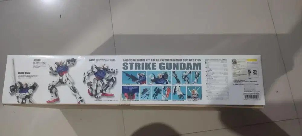 PG STRIKE GUNDAM GATX-105 BANDAI 1/60