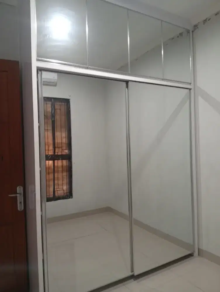 Jual lemari bekas seperti baru