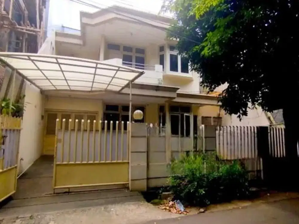 Rumah 2 Lantai Lokasi Strategis Siap Huni, Tomang, Jakarta Barat