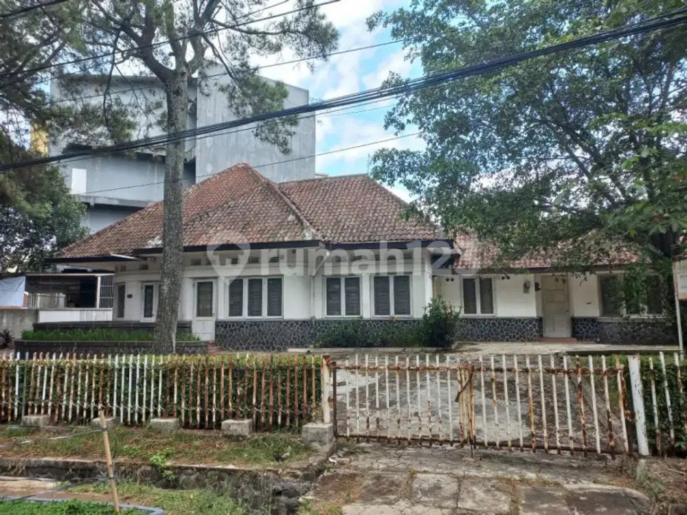 Jual Rumah Kolonial Vintage Sayap Cipaganti Kota Bandung