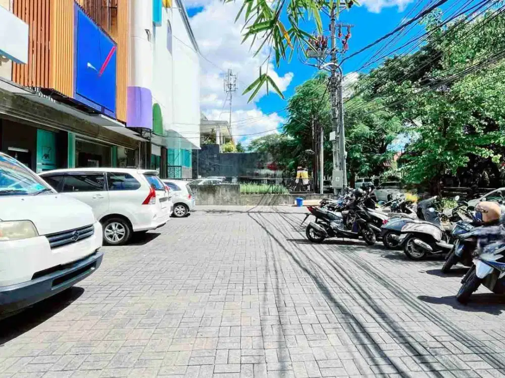 Ruko Parkiran Luas di Raya Renon Denpasar