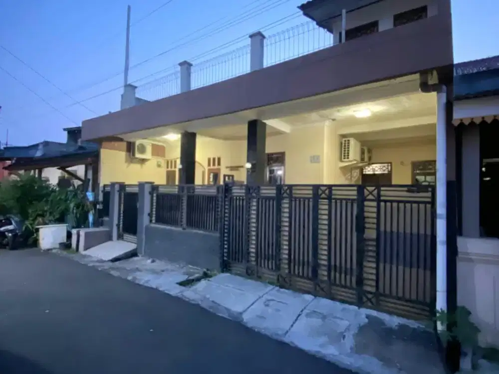 RUMAH BAGUS HARGA MURAH DALAM KOMPLEK STRATEGIS DEKAT STASIUN di BEKASI KOTA