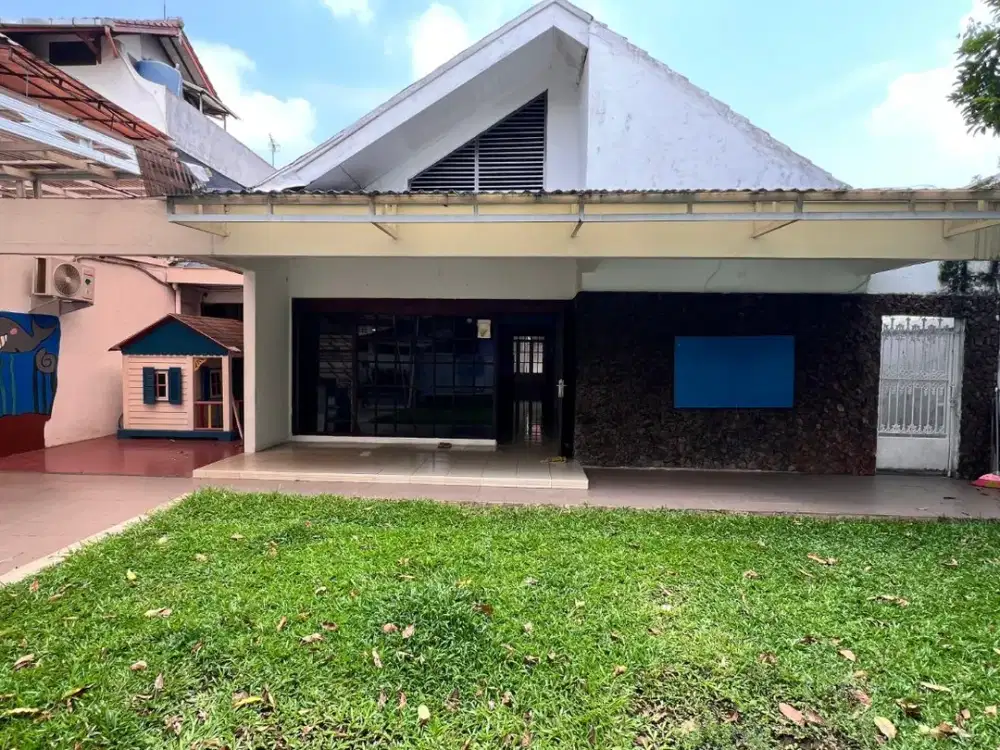 Rumah Luas Siap Huni di Cipete. Dekat Stasiun MRT.