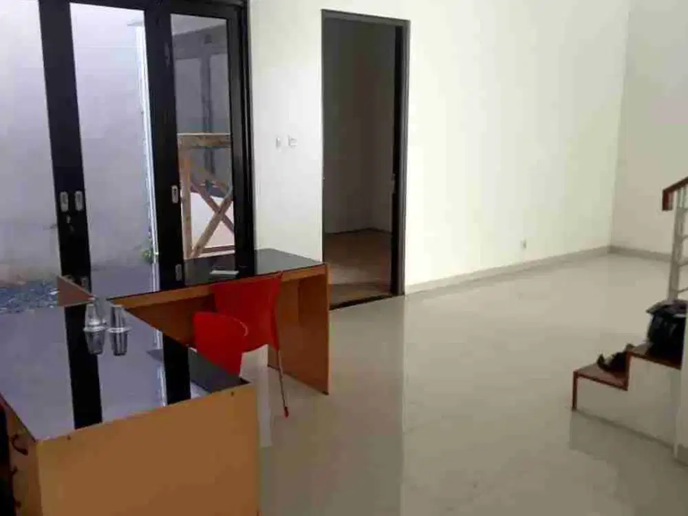 dijual rumah di NilaPadmi kota baru Parahyangan