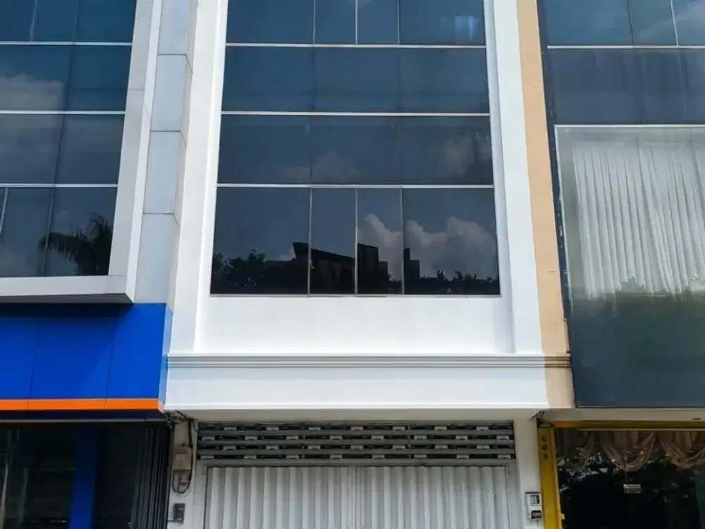 DISEWAKAN! Ruko Siap Huni Satelit Town Square - Hadap Jalan Raya