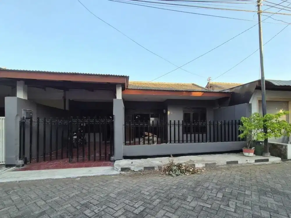 FOR RENT! Rumah 1,5 Lantai di Kutisari - Dekat dengan 2 Universitas!