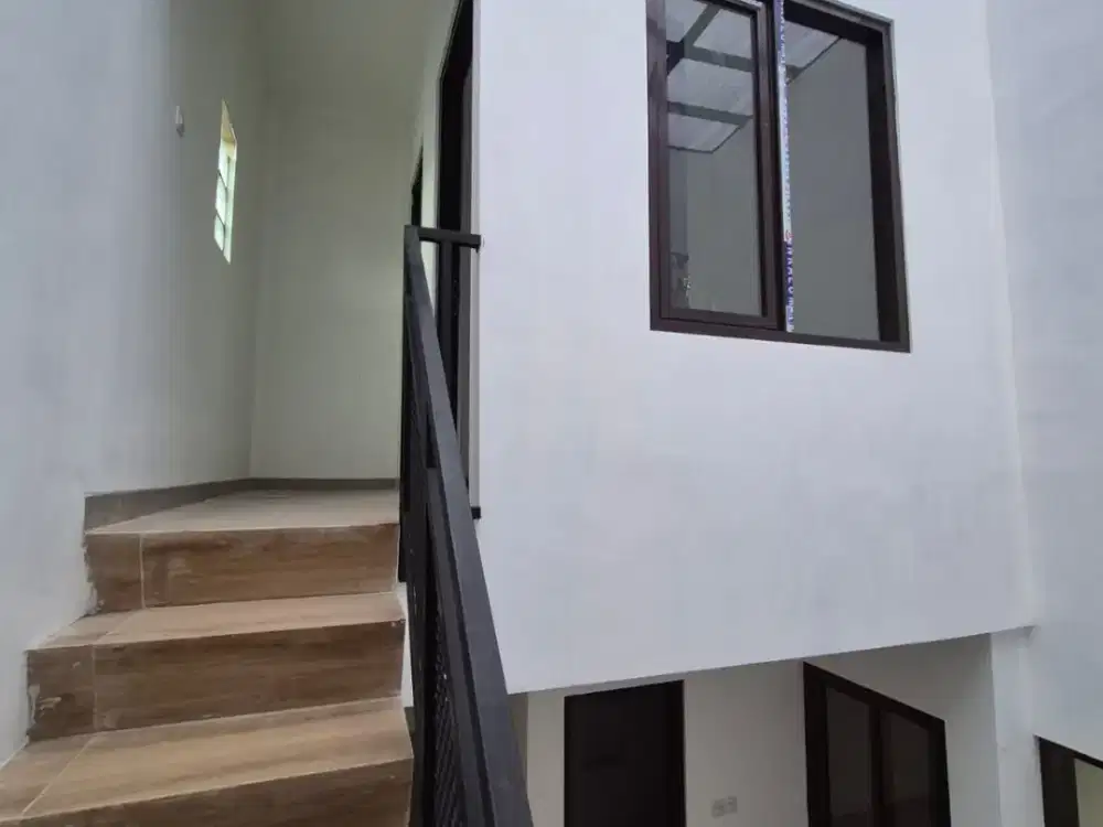 DIJUAL RUMAH 2LANTAI DI ARCAMANIK BANDUNG