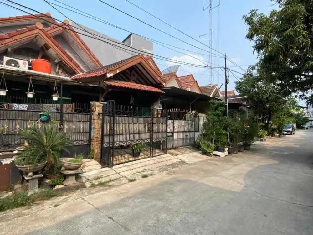 RUMAH BAGUS SIAP HUNI DALAM KOMPLEK TAMAN HARAPAN BARU KOTA BEKASI