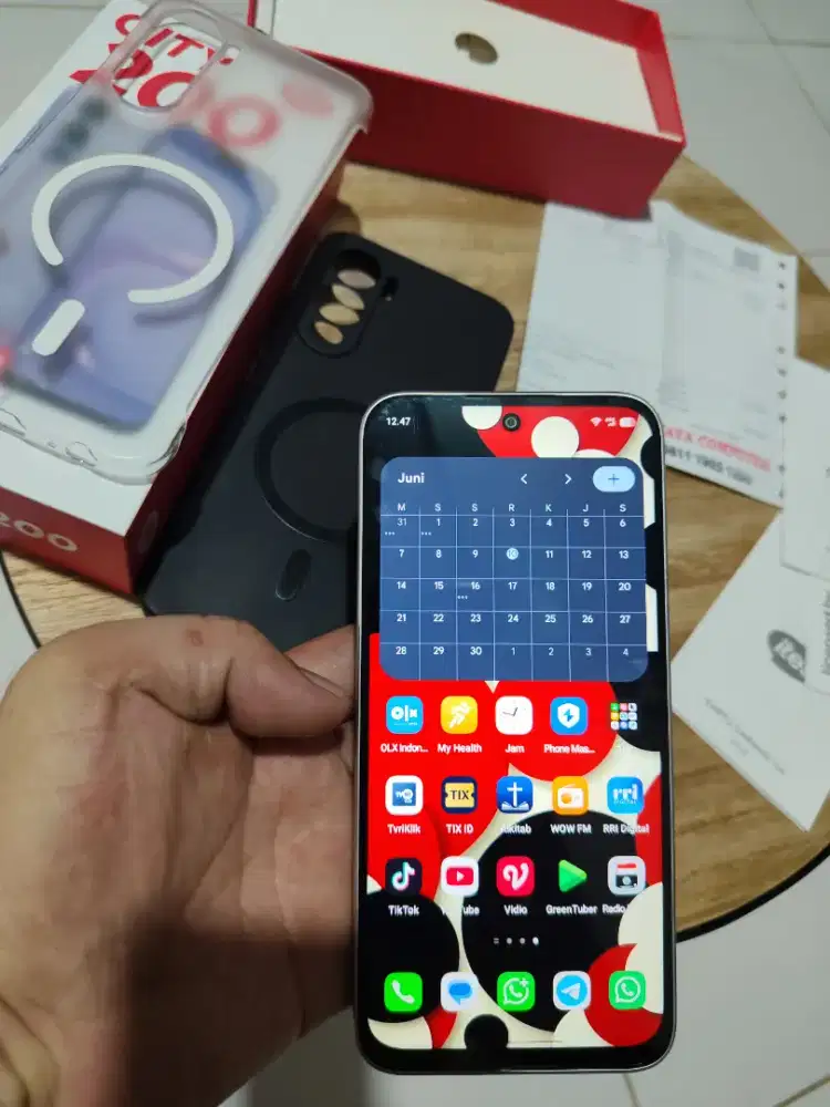 itel city 200 4+8+256 gb silver