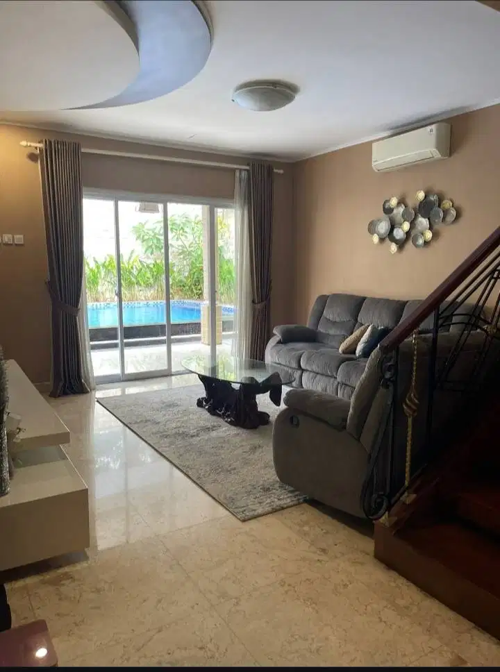 Rumah Elegan Klasik Modern dengan Private Pool di Giriloka BSD