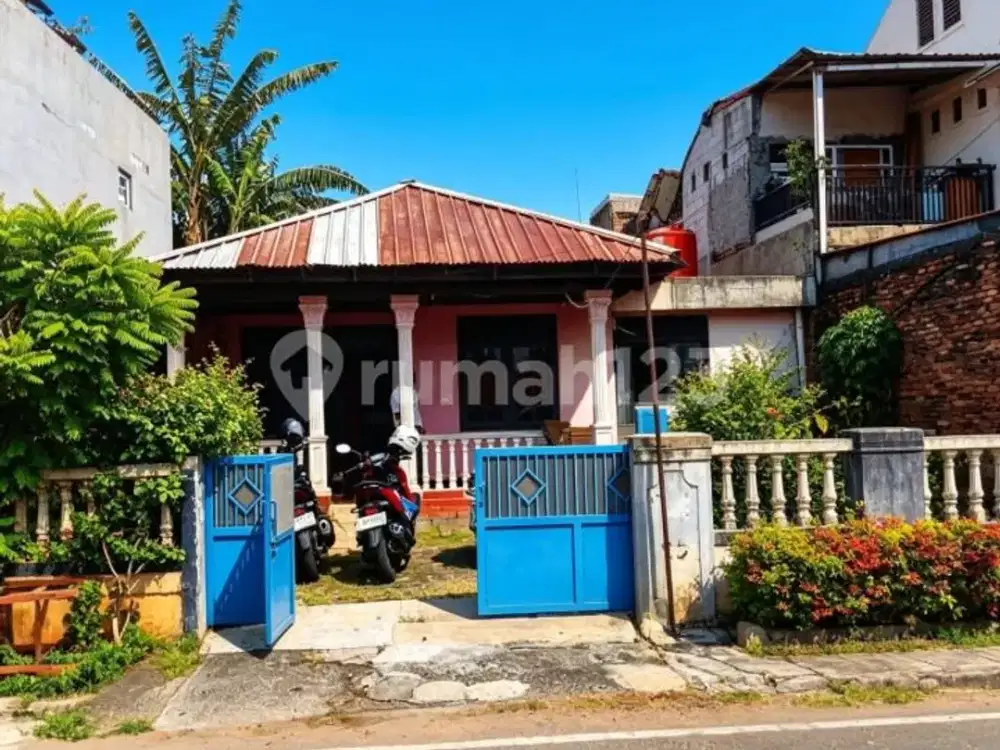 Rumah Tua Hitung Tanah Belakang R S U D Pasar Minggu di Cilandak Timur