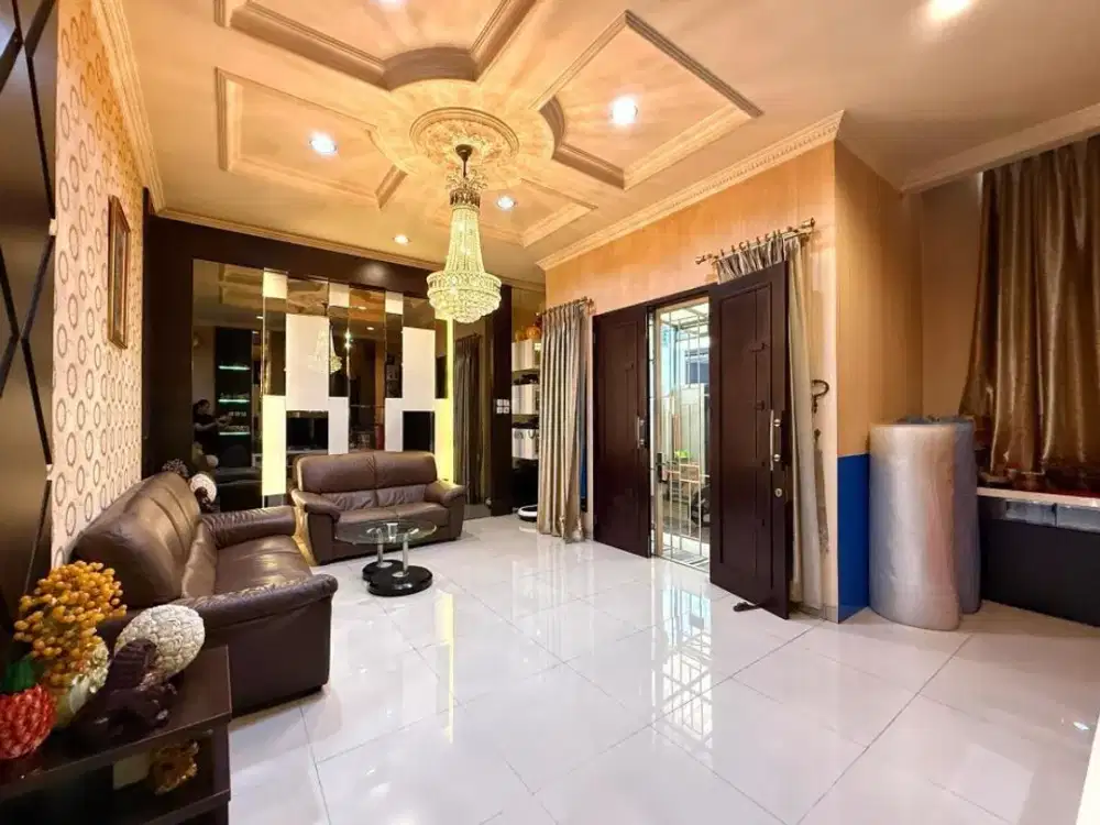 Jual Cepat! Full Furnish, Nyaman Rumah Cantik Mewah di Tomang Jakarta Barat.