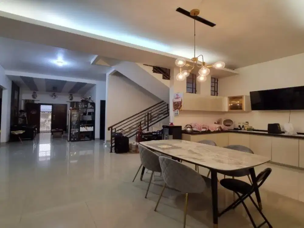 Jual Serius! Cantik Dekat Taman Anggrek, Nyaman, Bagus, Jual Rumah di Tomang, Jakarta Barat