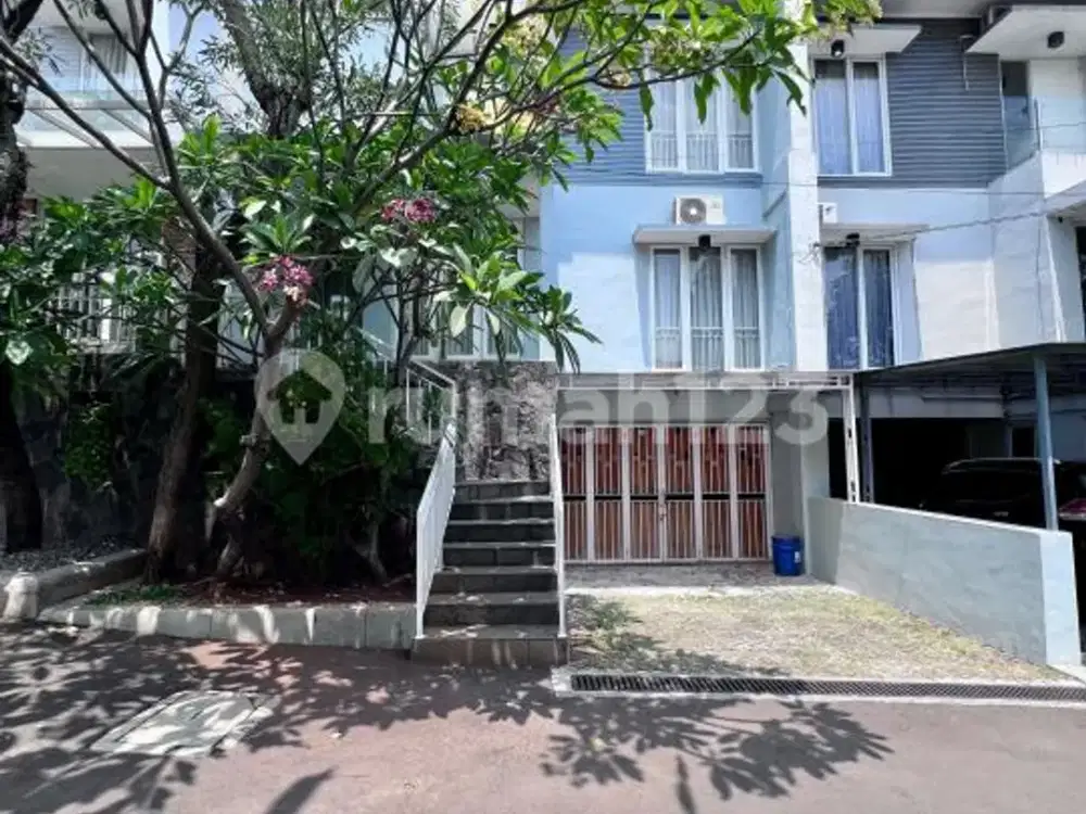 Rumah One Gate System di Cilandak Best Deal