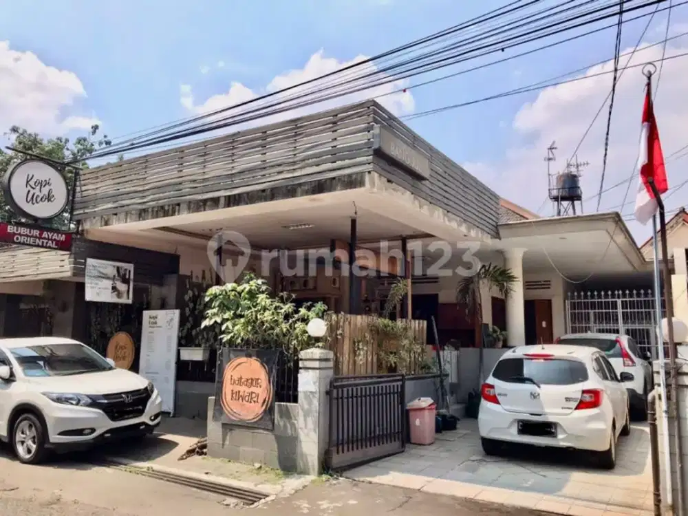Rumah Desain Kolonial Bekas Cafe Samping Monumen Bandung