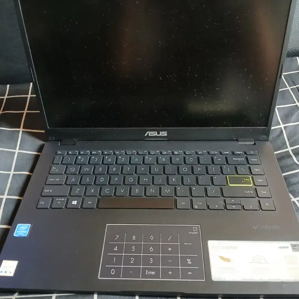 Laptop bekas , dijual cepat