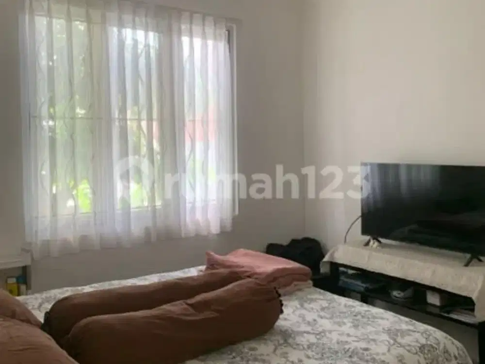 Rumah 2 Lantai Taman Depan Belakang Batununggal Indah Bandung