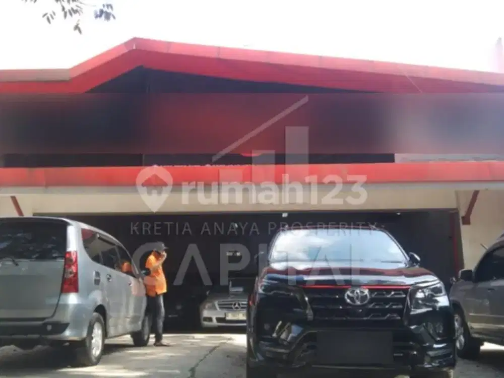 Ruang Usaha Ex Showroom di Jalan Moh Ramdhan Bandung