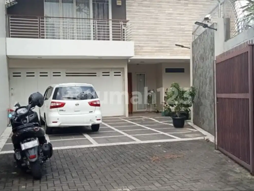Rumah Modern Siap Huni Ada Taman Belakang Dalam Cluster Setrasari Pasteur Bandung