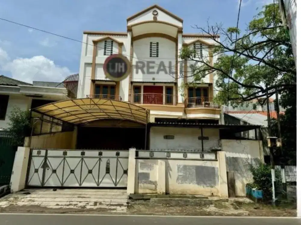 Dijual Rumah Mewah 3,5 Lantai di Tomang, Jakarta Barat