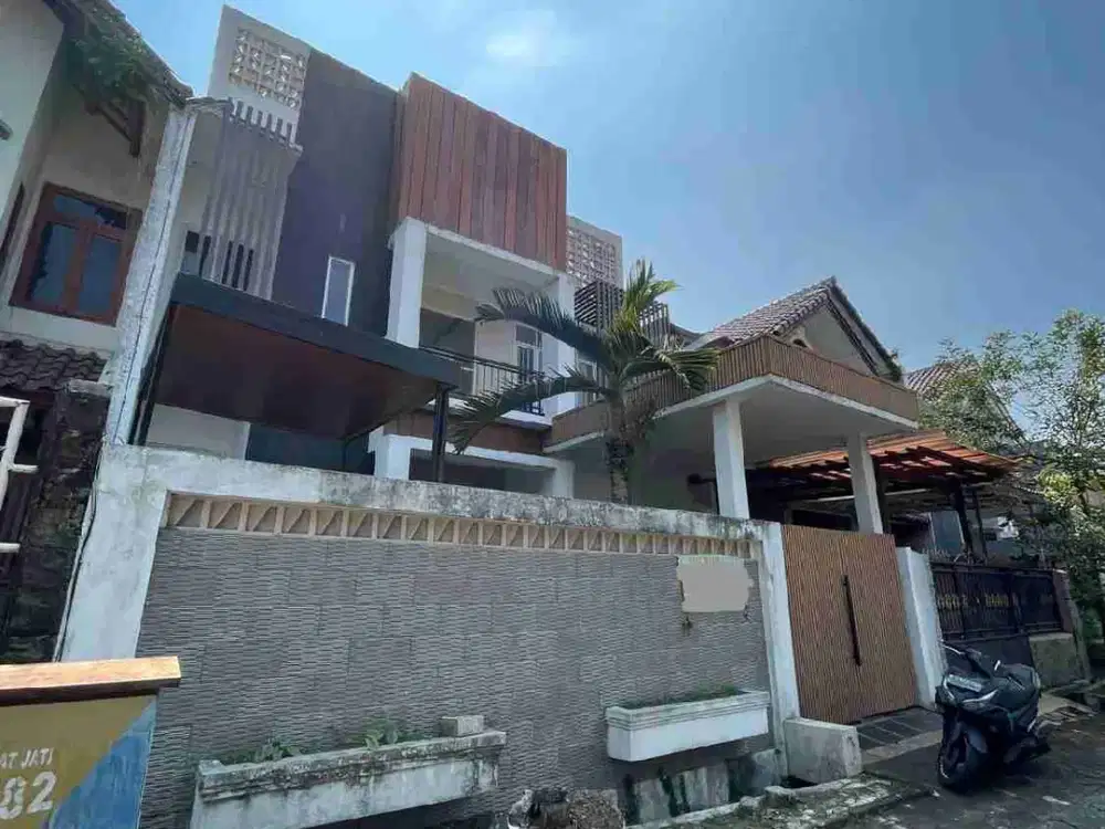 Disewakan Rumah di Raffles Hills Cibubur