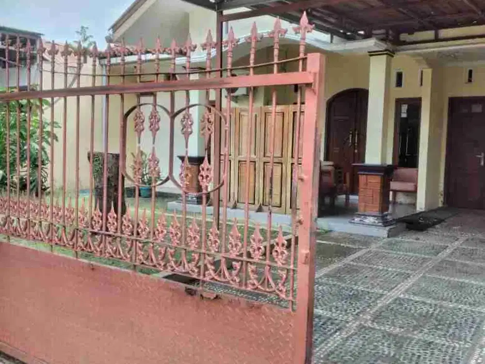 DIJUAL RUMAH NON FURNISHED! LOKASI STRATEGIS  DI TENGAH KOTA CILACAP