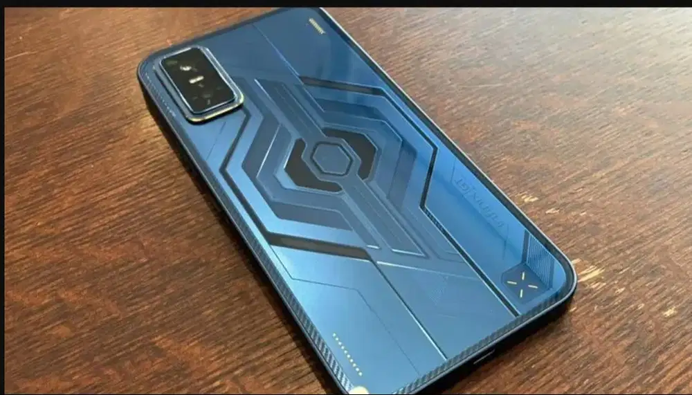 Infinix GT 30 5G, garansi on warna biru
