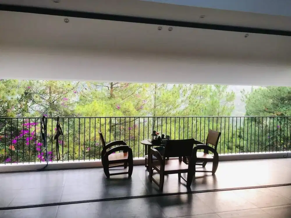 Turun Harga 3 Miliar! Villa Mewah Resort Style di Dago Pakar Bandung, LT 551 m², 4 Lantai