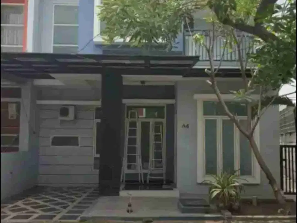 Disewakan Rumah Model Minimalis Di Gayungsari, 4 Kamar tidur