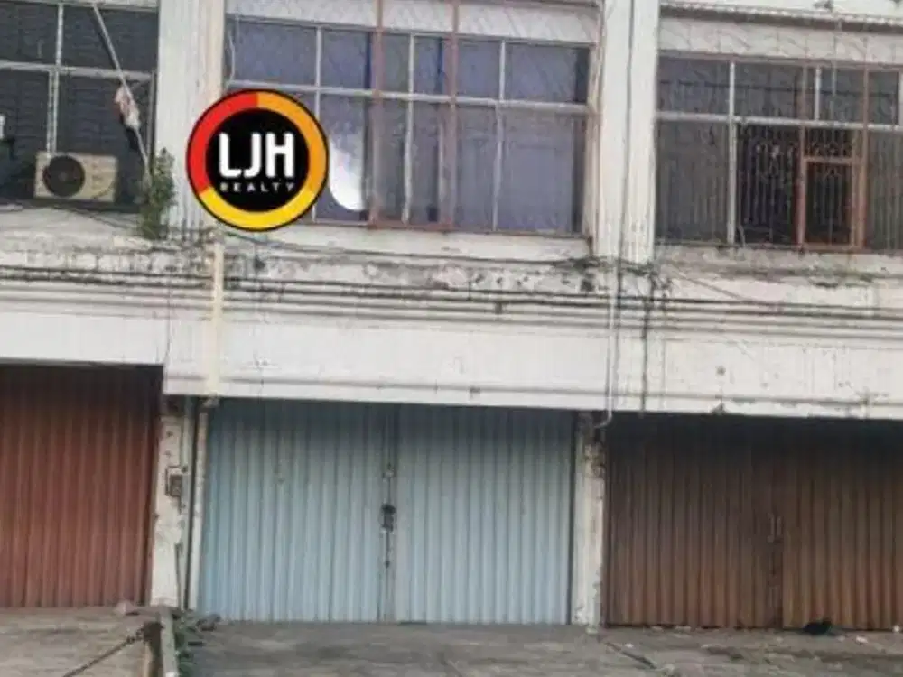 Ruko di Komplek Hadap Jalan Raya Cocok untuk Expedisi, Konveksi, dan Bisnis