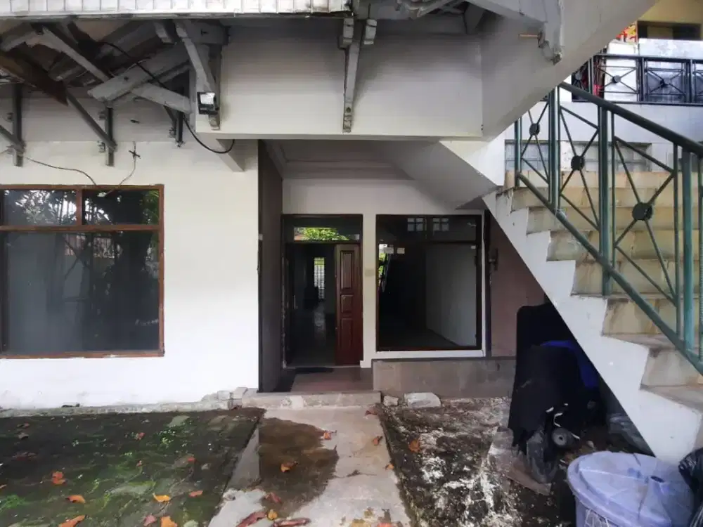 Disewakan Rumah di Jl Haji Ismail. Dekat MRT Fatmawati