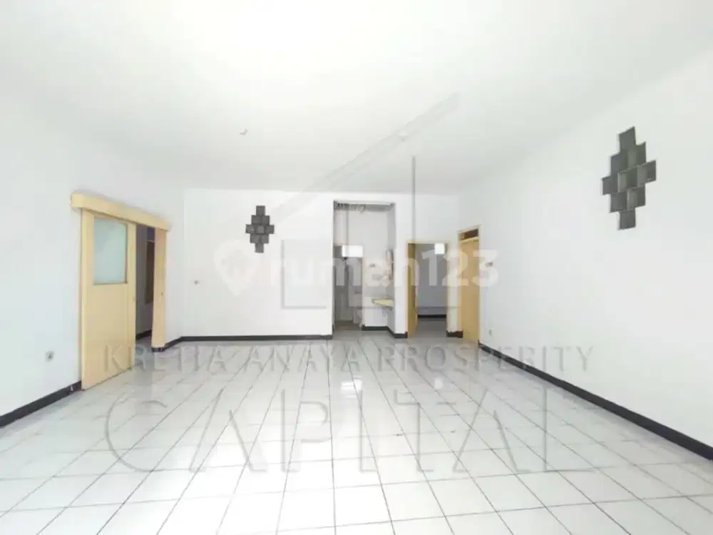 Rumah Terawat Unfurnished di Tengah Kota Sayap Pajajaran