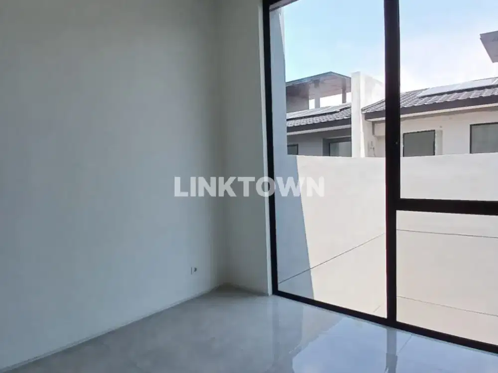 Rumah Baru Bebas Banjir Nego di District 9 Citraland Surabaya Barat