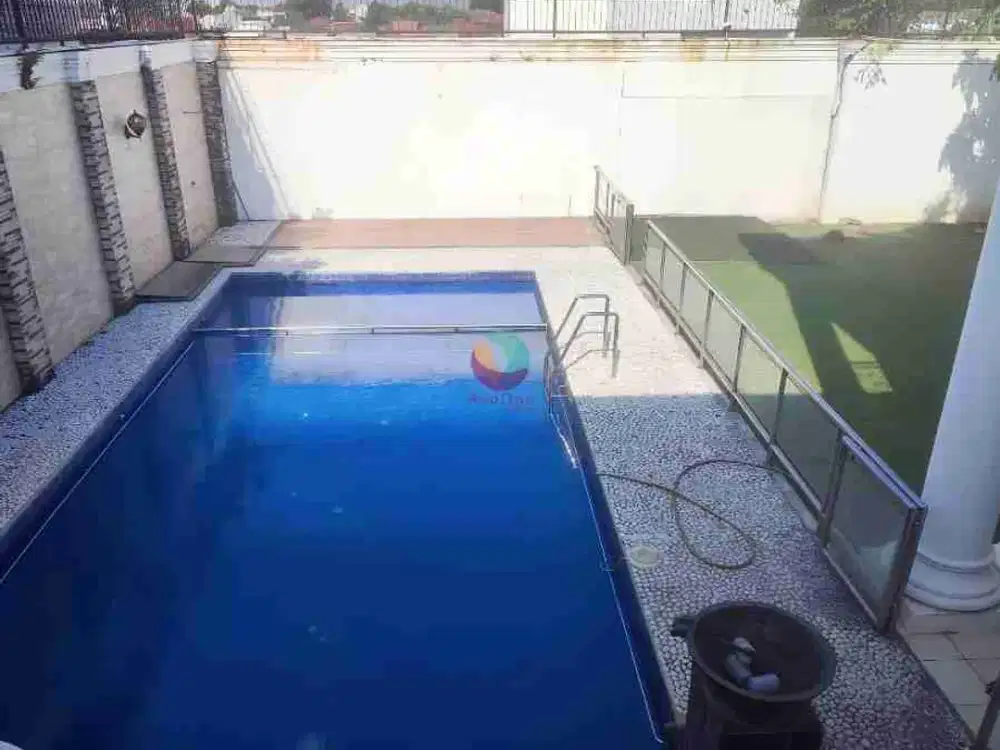 Dijual cepat rumah mewah lengkap dengan private pool di legenda wisata