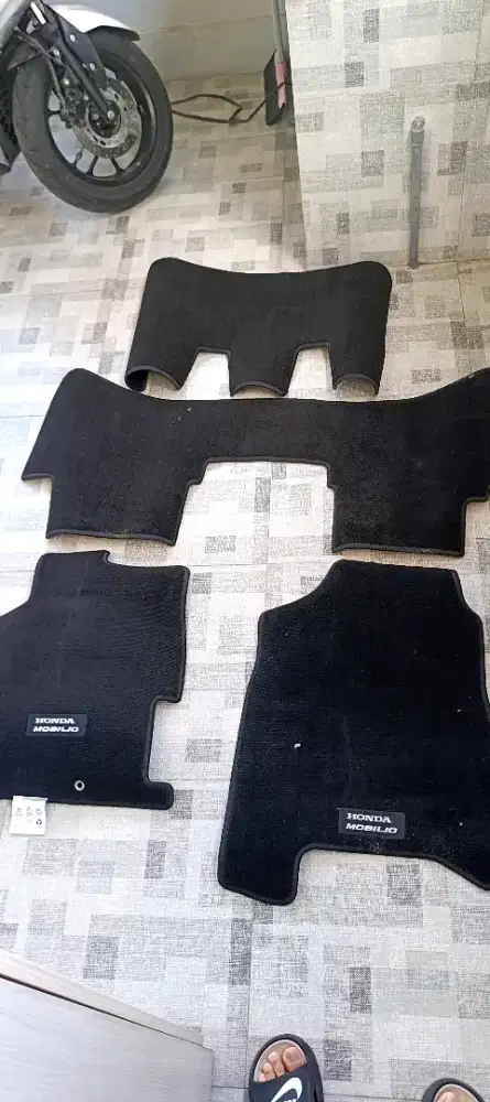 karpet bludru mobilio
