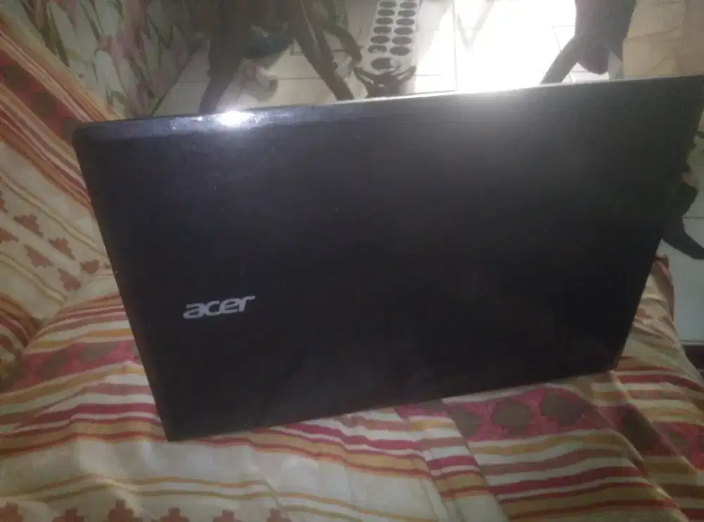 Laptop Acer Z1401 Edisi Black Siap Tempur Baterai Awet