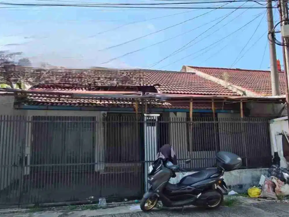 Disewakan Rumah di TKI Taman Kopo Indah 2 Patung Kuda Luas Tanah 135 harga sewa 45 juta per tahun

Interest Poin :
- 200 meter ke Pasar Segar
- 250 meter ke Borma
- Dekat ke jalan utama TKI 2

Spesifikasi
Luas Tanah  :135
Luas Bangunan  :120
KT  :3+1
KM