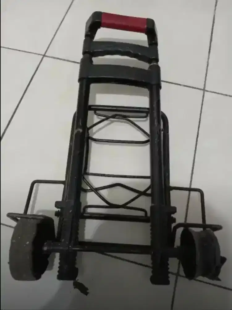 Troli lipat besi serbaguna
