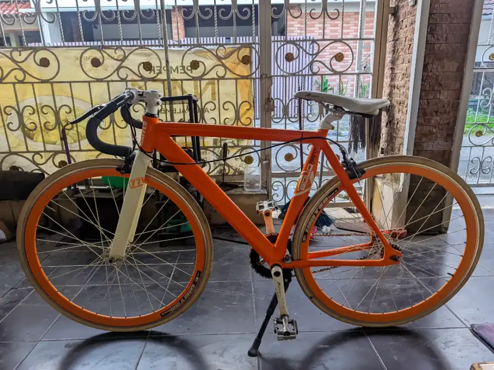 Sepeda fixie united soloist 77 gen 1 original