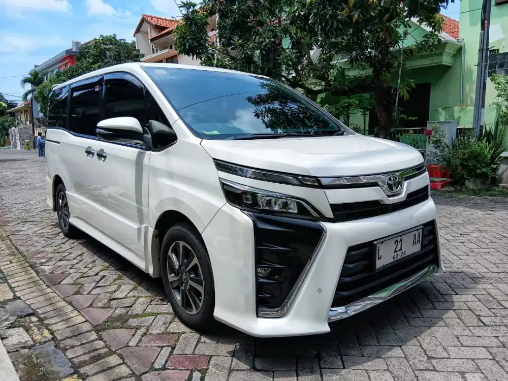 Toyota Voxy 2.0 Matic th 2017